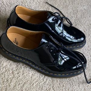 Dr Martens ladies patent leather dress shoes-NEW